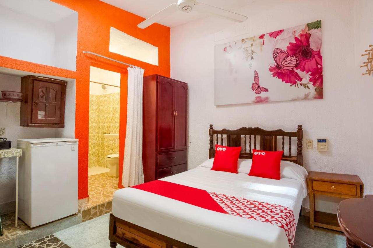 Oyo Hotel Posada Esmeralda San Patricio Melaque Esterno foto