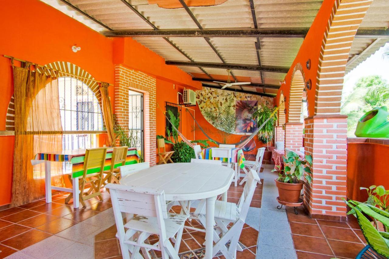 Oyo Hotel Posada Esmeralda San Patricio Melaque Esterno foto